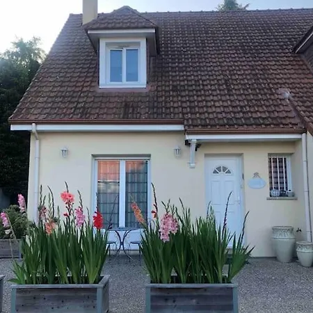 Maison Accueillante En Normandie * מונטיווילייה